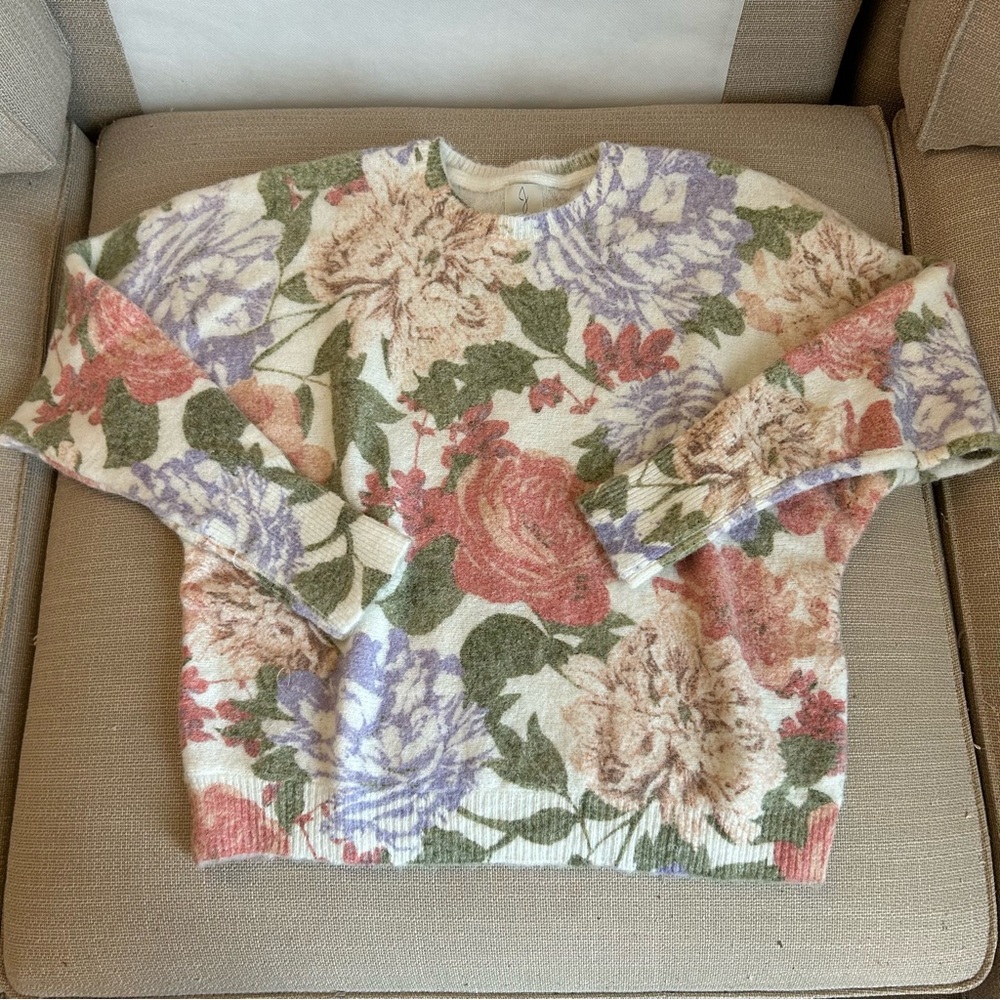✨ SALE✨ Joie Floral Print Crew Neckline Sweater French Knit Small - Picture 2 of 6